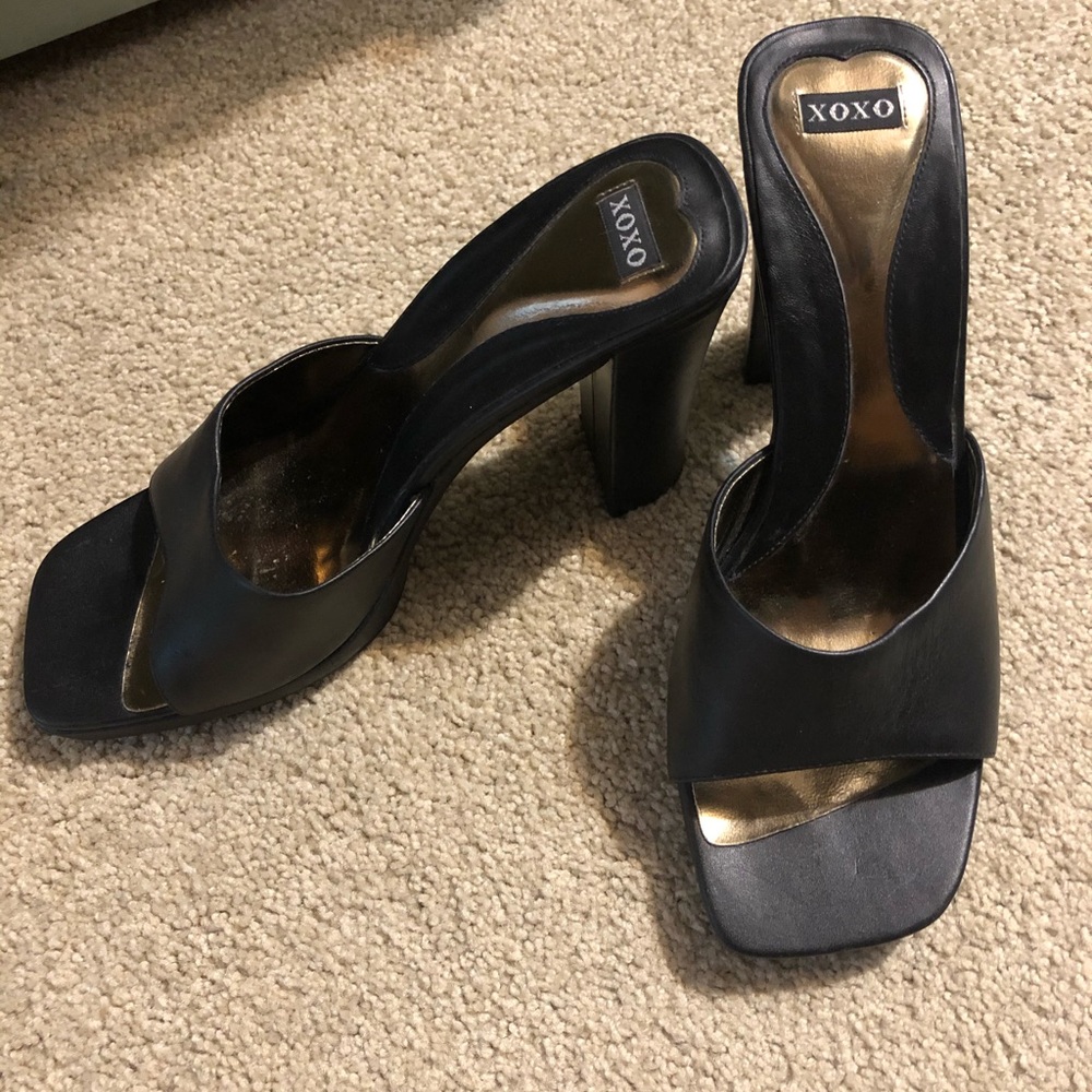 XOXO Sandals